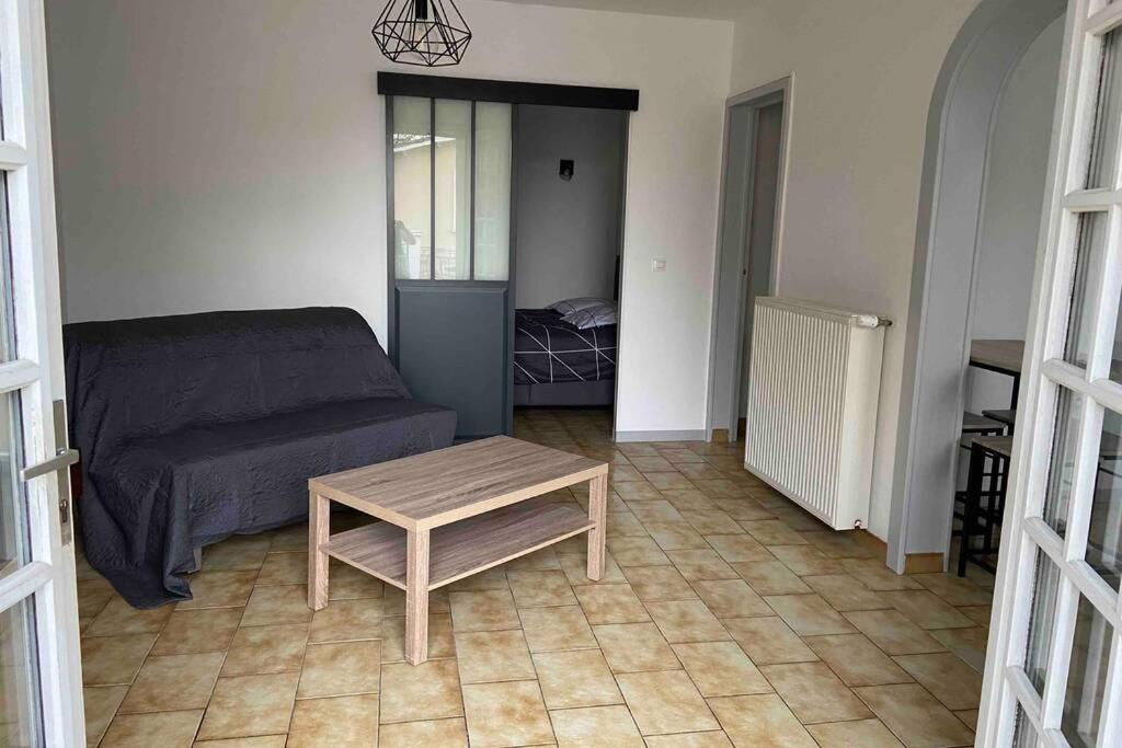 Appartement Chaleureux Au Coeur D Un Village Classe Villebois-Lavalette Exterior foto